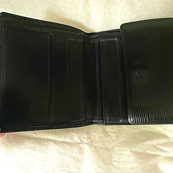 LOUIS VUITTON Elise compact wallet in black Epi leather. Date code MI0923. GUC - Picture 3 of 12